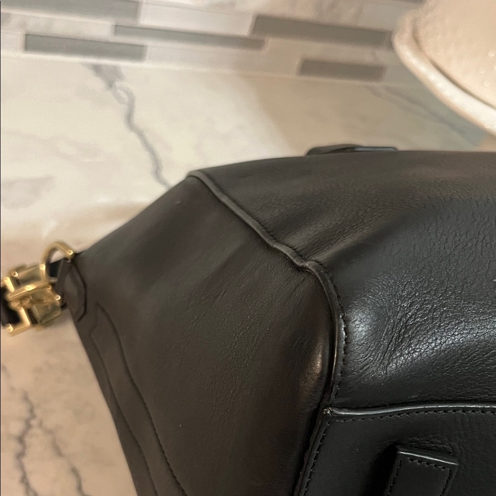 Givenchy Antigona Black Leather Satchel - large - Picture 9 of 13